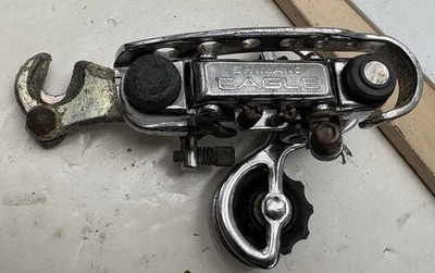 Desviador trasero vintage Shimano Eagle jaula corta suspensión de garra de 5/6 velocidades Foto 1 de 2