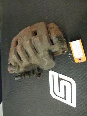 Pinza de freno delantera para pasajero derecho Subaru Forester XS 2003 + soporte (defecto) Foto 1 de 4