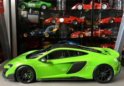MCLAREN 675 LT (2015) - NAPIER GREEN - TRUE SCALE MINIATURES 1/18 (11QA042CP) - Immagine 1 di 4