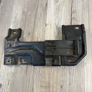 Ford F250 F350 1999-2003 soporte superior de montaje del radiador/montaje de herramienta de neumático de repuesto - Imagen 1 de 7