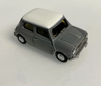 1:43 KADO METAL BLANCO CONSTRUIDO A MANO DESDE JAPÓN, EXCELENTE RARO 1961 MORRIS MINI COOPER Foto 1 de 4
