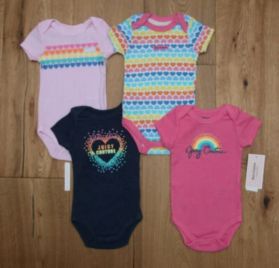 Conjunto de macacão Juicy Couture bebê menina 4 peças ~ arco-íris e corações ~ - Imagem 1 de 4