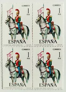 España Bloque de 4 Sellos Edifil 2381, Uniformes Militares. - Imagen 1 de 2