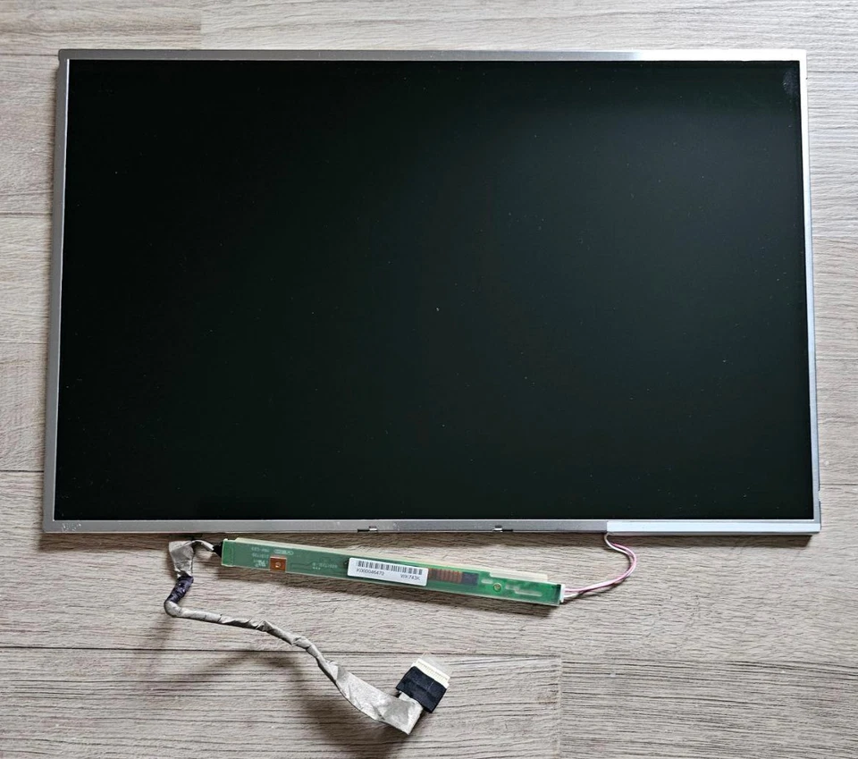 CCFL LCD Display B154EW02 V.5 AU Optronics glänzend 15,4" scree - Bild 1 von 4