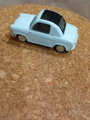 AUTO VESPA 400 LES MINIATURES DE NOREV 1/43 - Immagine 1 di 4