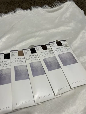 Nuevo Lote De Colección De 5 Berkshire Todo El Día Transparente Hasta la Rodilla Queen Para Mujer Talla Queen’s  Foto 1 de 4