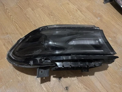 Dodge Charger Scat Pack 2020 faros (original) Foto 1 de 4