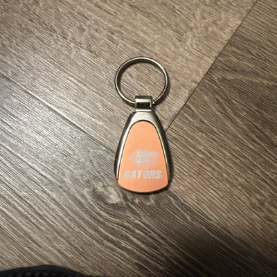 Florida Gators Logo KeyChain Orange And Silver 🔥 - Image 1 of 2