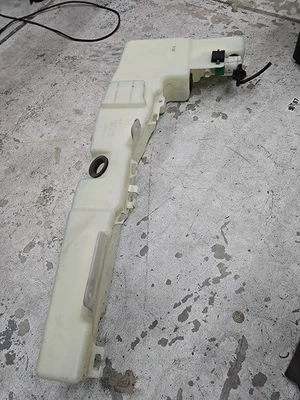 Nissan Armada 2017-2024 parabrisas lavadora tanque de depósito de líquido OEM Foto 1 de 4