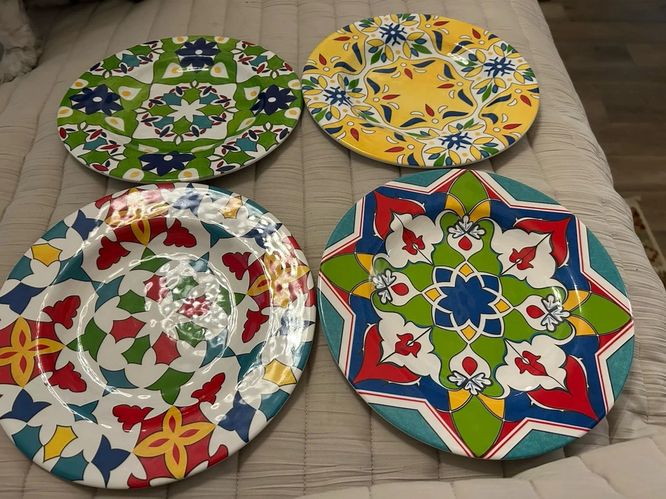 Набор из четырех (4) красочных турецких тарелок для салата/десерта с меламином 9 дюймов - Изображение 1 из 4