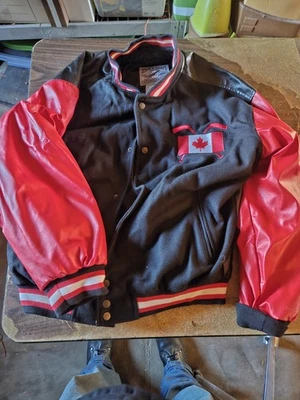 Steve & Barry’s Medium Canadá Hockey Imitación Cuero Lana Chaqueta Negro Rojo Blanco Foto 1 de 4