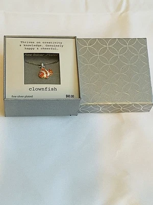 "Collar colgante pez payaso placa de plata cristal Kohl's 18"" nuevo en caja original $60" Foto 1 de 4