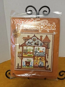 Sunset Needlepoint casa delle bambole anni 80 kit completo 16x16 Wayne Tower #6870 - Foto 1 di 11