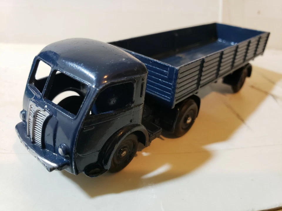 Dinky Toys Tracteur Panhard Meccano Diecast Tractor Stake Truck - Image 1 of 4