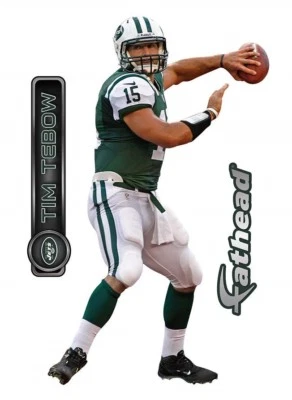 CALCOMANÍA DE PARED TIM TEBOW FATHEAD COMPAÑEROS DE EQUIPO NEW YORK JETS FLORIDA GATORS HEISMAN MAL ESTADO Foto 1 de 4