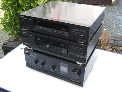 Akai Tuner AT-M 670 Akai CDplayer AM-M570 Akai Amplifier AM-M570 - Bild 1 von 4