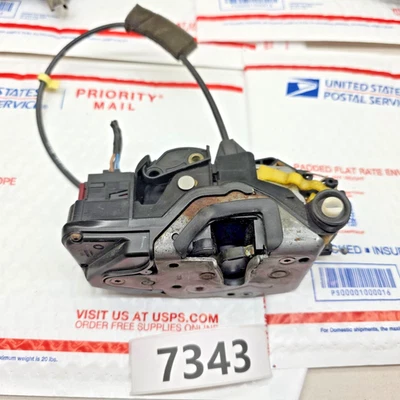 07 08 2007-2008 GMC ACADIA TRASERO IZQUIERDO LADO CONDUCTOR CERRADURA PUERTA PESTILLO ACTUADOR Foto 1 de 4