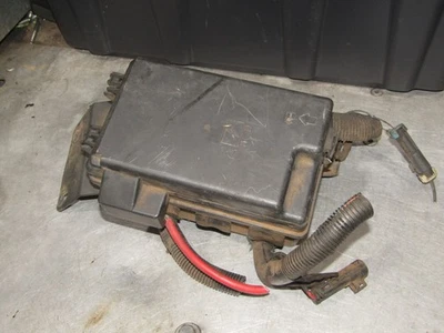 2006-2009 Buick Lacrosse 3.8L OEM underhood fuse box (broken clip on lid) 07 08 - Image 1 of 4