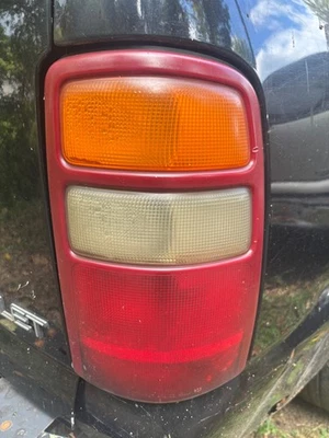 2004-2006 Chevy Suburban/Tahoe GMC Yukon Left Driver Right Passenger Tail Lights - Image 1 of 2