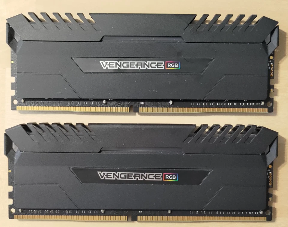 Corsair Vengeance RGB 32GB (2 x 16GB) DDR4 3000 CL15 (SAMSUNG B-DIE) Ver 4.31 - Image 1 of 4