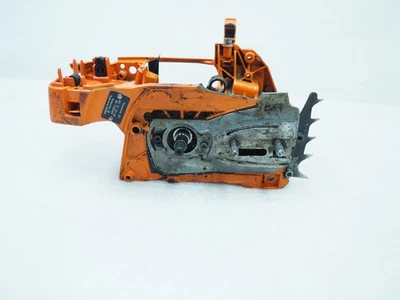 CARCASSA CARTER ALBERO MOTORE SERBATOIO HUSQVARNA 340 345 346 XP 350 351 353 - Immagine 1 di 4