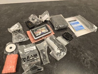 GARMIN ZUMO 660 MOTORCYCLE GPS BUNDLE RAM MOUNTS- NEW OLD STOCK - Image 1 of 4