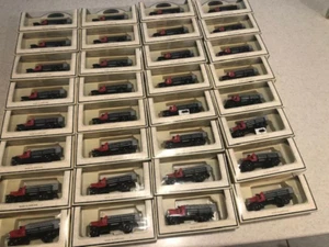 VINTAGE LLEDO 1911 ZEROLENE CHAIN DRIVE TANK TRUCK - DIE-CAST - LOT OF 32 - NIB - Picture 1 of 8