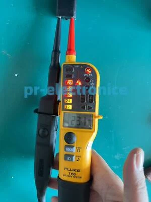 Fluke T150 VDE OR FLUKE T150 Two-pole Voltage and Continuity Electrical Tester/ - Image 1 of 4