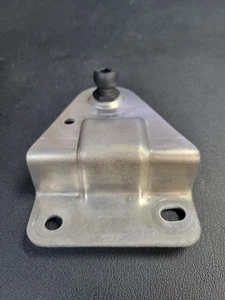 Soporte de radiador BMW X5 2016 OEM 7213702-05 R derecho 4B - Imagen 1 de 5