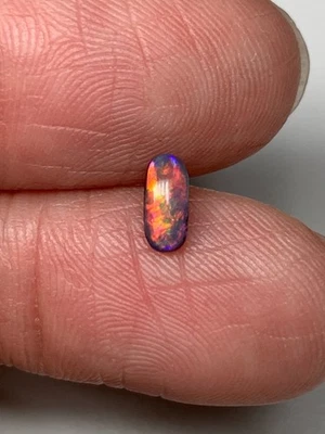 All About Red. Lightning Ridge Doublet Black Opal. 0.30 Ct — 第 1/4 张图片