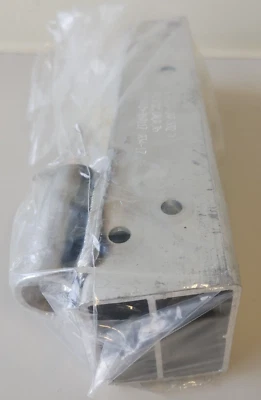 Nuevo soporte de refuerzo para parachoques trasero derecho genuino OEM Audi Q5 8R 8R0807332D Foto 1 de 2