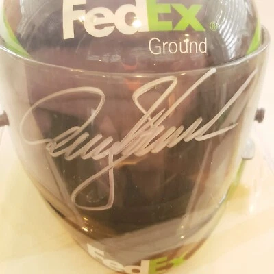 Casco autografiado Denny Hamlin FEDEX Nascar escala 1:3 Foto 1 de 4