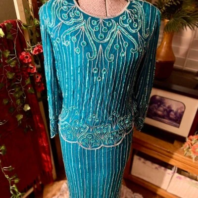 Conjunto de falda y blusa vintage de SEDA - conjunto verde azulado, con cuentas y lentejuelas; por SCALA MILANO Foto 1 de 4
