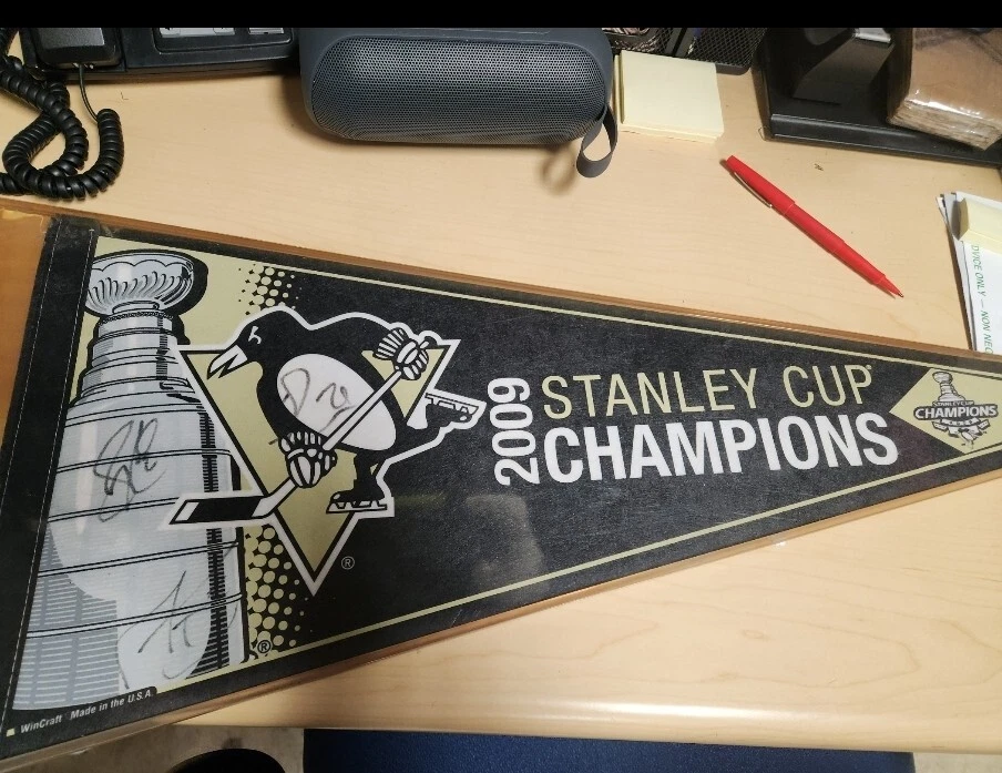 Pittsburgh Penguins Signed Penant. Crosby Malkin Fleury - Image 1 of 1