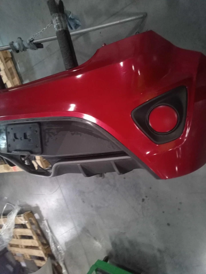 Conjunto de parachoques trasero usado para: Hyundai Veloster 2016 turbo sin asistencia de estacionamiento Foto 1 de 4
