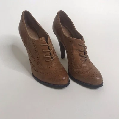 Zapatos de salón Aldo de cuero para mujer talla 7 marrón estilo Oxford ropa de hombre con cordones Foto 1 de 4