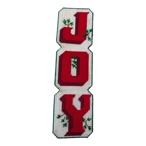 Vintage "Joy" Drei Panel Garn hängendes Schild 5" x 17,5" Weihnachten immergrün rot weiß - Bild 1 von 6