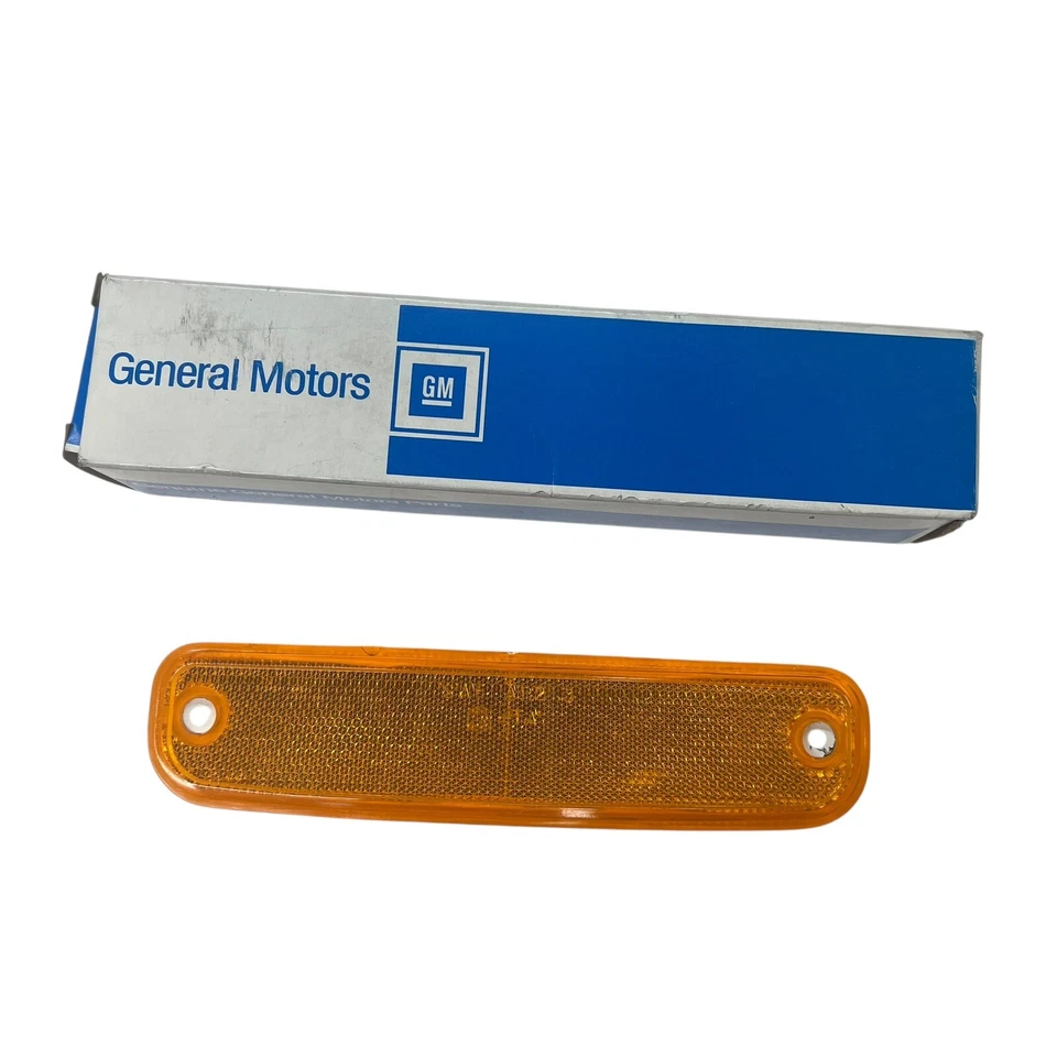 GM OEM NOS 73-80 Chevrolet GMC Truck Front Fender Marker Lamp Light 6270433 - Image 1 of 4