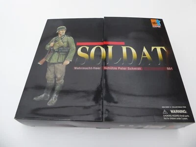DRAGON  WWII SOLDAT PETER SCHMIDT FIGURE - Image 1 of 4