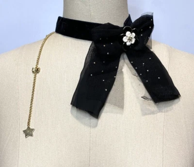 Collar Gargantilla Disney Couture XOXO Tink Bow Peter Pan Campanilla Flor Negro A Foto 1 de 4