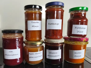 Marmelade schwarze u.rote Johannisbeer/Kürbis-Orange/Zwetschge auch mit Zimt u.a - Bild 1 von 2