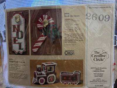 Creative Circle Plastic Lienzo 2609 Deck the Doors Kit 1985 Artesanía de Navidad Foto 1 de 2