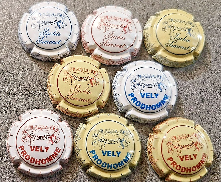 Capsule de champagne : Lot de 8 Vignerons Repiquées sur Générique N°C14 !!! - Photo 1/1