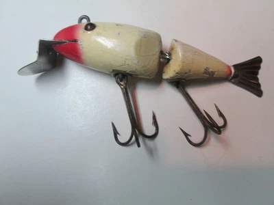 1 Lure Lot. CREEK CHUB WIGGLE FISH SPECIAL. Wood. Glass Eyes. JOINTED. 1925 IND. - Image 1 of 4