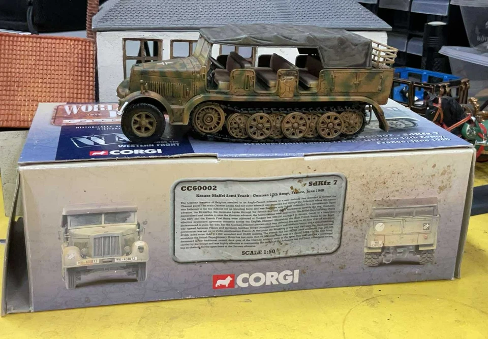 Corgi krauss maffei semi track pic6 - Image 1 of 1