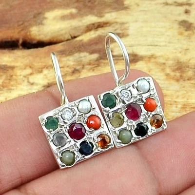 Orecchino Navratan naturale in argento sterling 925, orecchino multi gemma... - Immagine 1 di 4