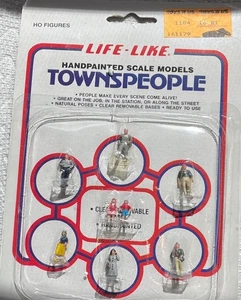 HO Scale Life like Townspeople set - Picture 1 of 1
