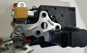 931-157 Door Lock Actuator Chevrolet Trailblazer Front Right Passenger Side - Picture 1 of 4