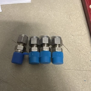 New Swagelok SS-400-1-4 , 1/4" tube x 1/4" NPT Qty 4 - Picture 1 of 1