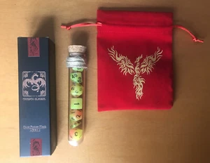 SET 7 DADI GIALLO FLUORESCENTI AL BUIO GLOW IN THE DARK DICE SET + bonus - Imagen 1 de 6